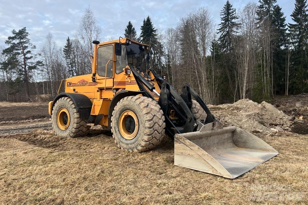 Ljungby L 20 Gumikerekes homlokrakodók