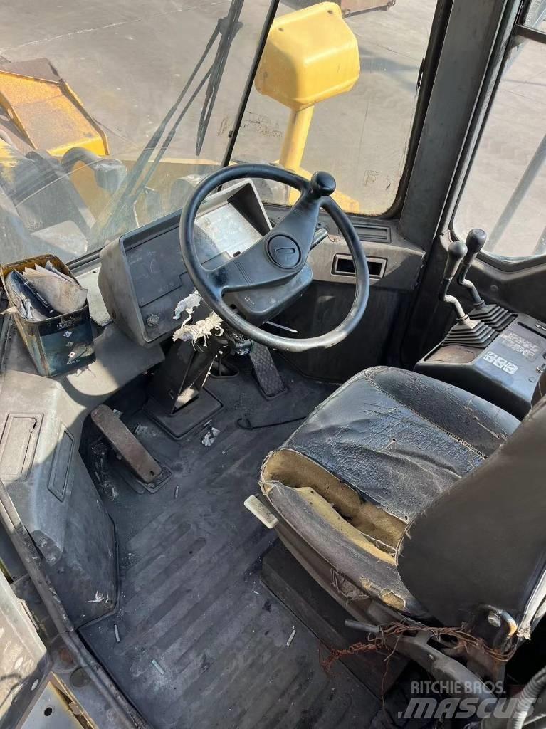 Komatsu WA 470 Gumikerekes homlokrakodók