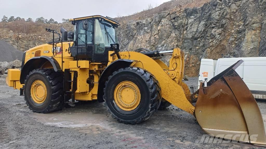 CAT 982 M Gumikerekes homlokrakodók