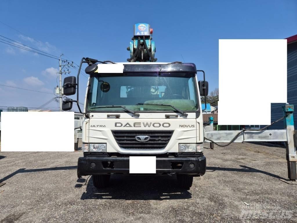 Horyong SKY450 Teherautóra szerelt emelők és állványok