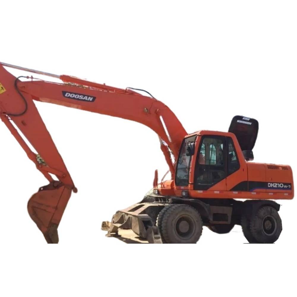 Doosan DH210W Gumikerekes kotrók