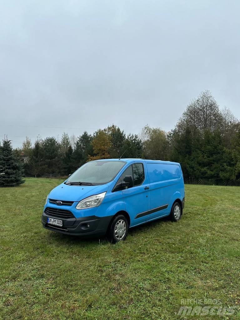 Ford Custom Transporterek