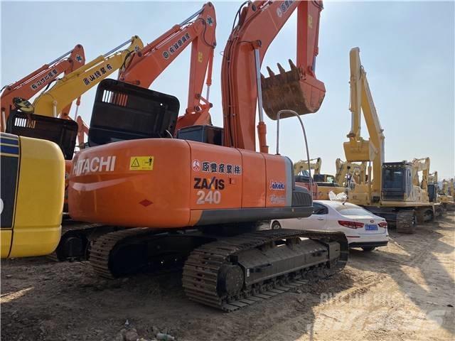Hitachi ZX240 Lánctalpas kotrók