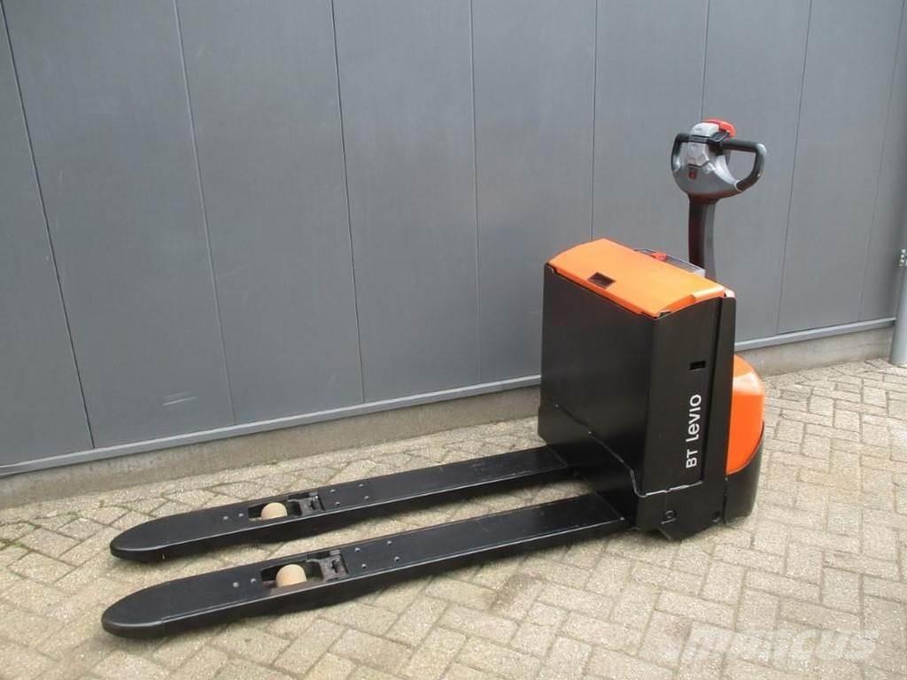 BT LWE 180 Alacsony emelőkocsi