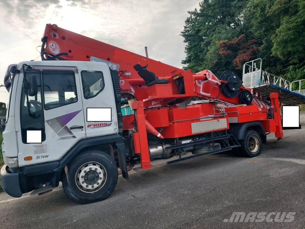 Horyong SKY450 Teherautóra szerelt emelők és állványok