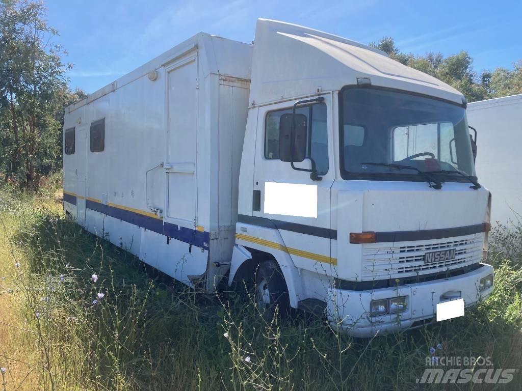 Nissan CAMPER L70 Lakóautó és lakókocsi