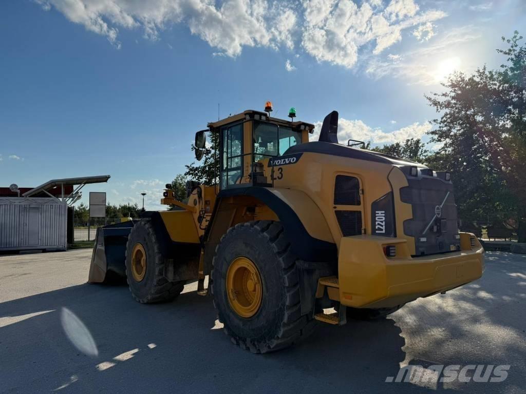 Volvo L 220 H Gumikerekes homlokrakodók