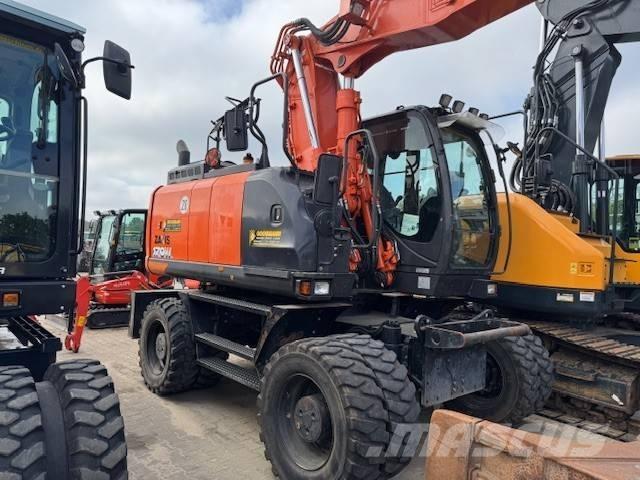 Hitachi ZX 170 W Gumikerekes kotrók