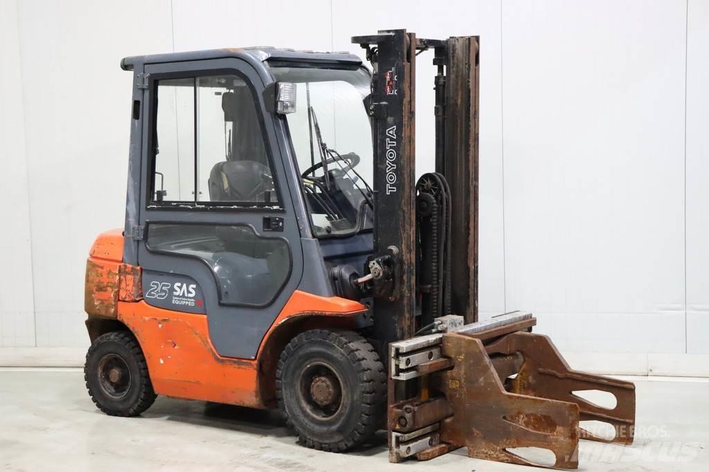 Toyota 62-7FDF25 Dízel targoncák