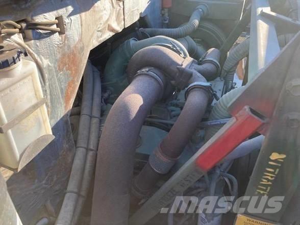 Oshkosh M1070 Nyergesvontatók