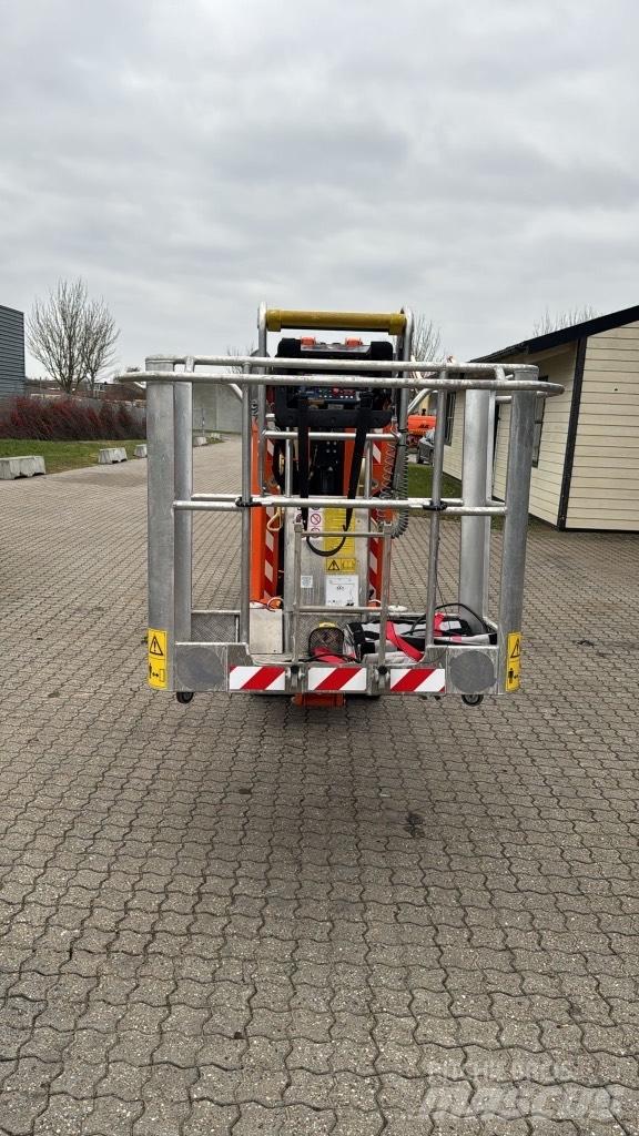 JLG X 20 J Plus Karos emelők