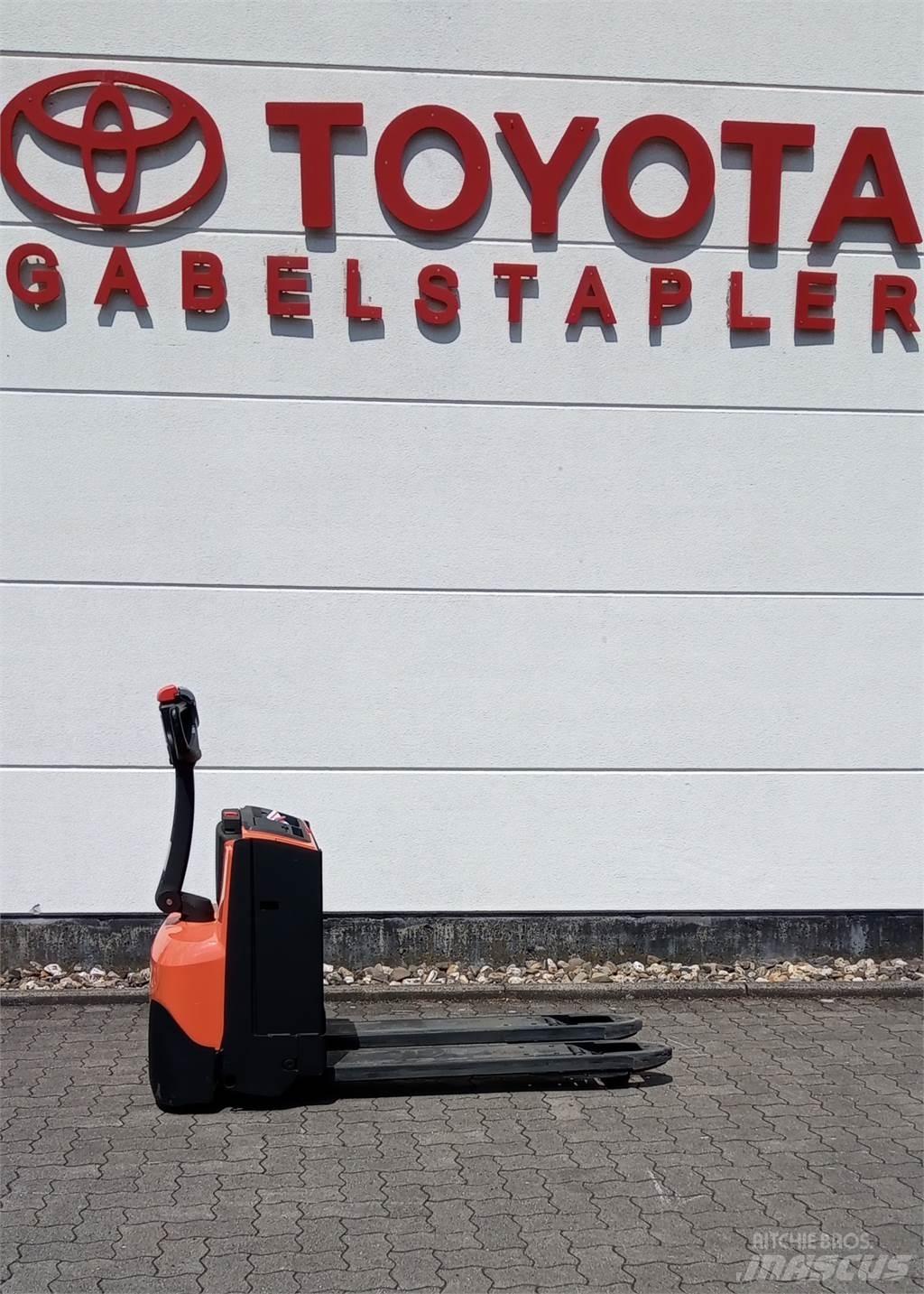 Toyota LWE 160 Alacsony emelőkocsi