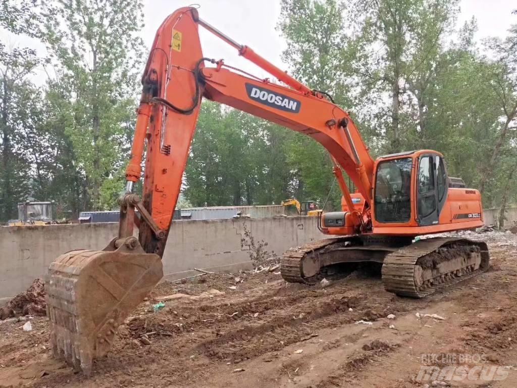 Doosan DX 300 LC Lánctalpas kotrók