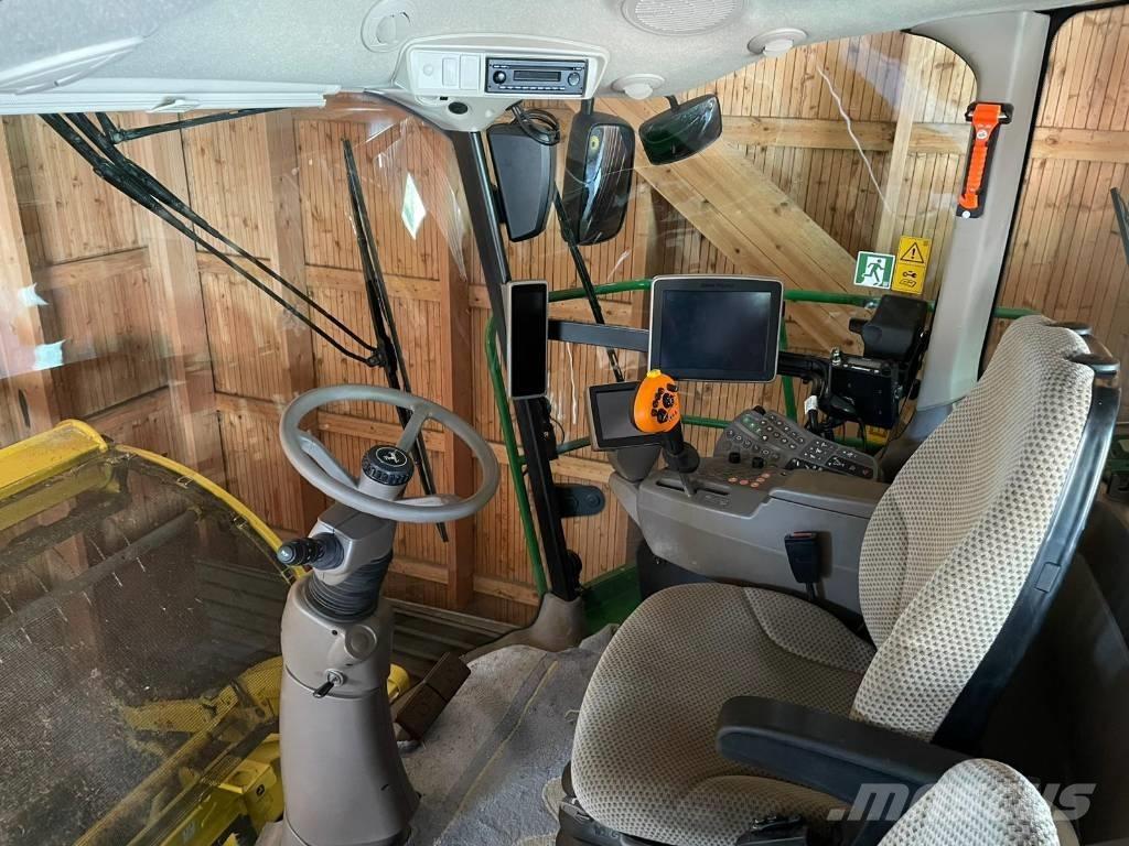 John Deere 8300 Önjáró szecskázók