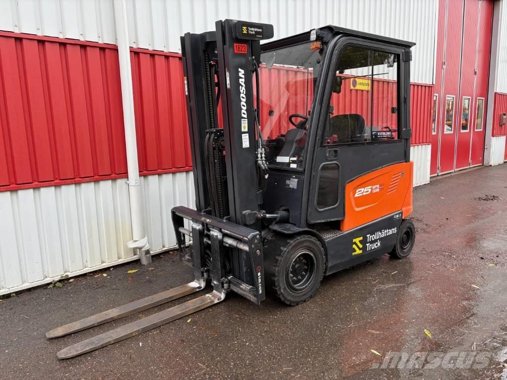 Doosan B 25 X-7 Elektromos targoncák