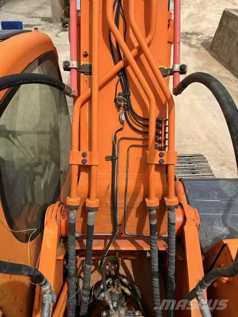 Doosan DX300LC Lánctalpas kotrók