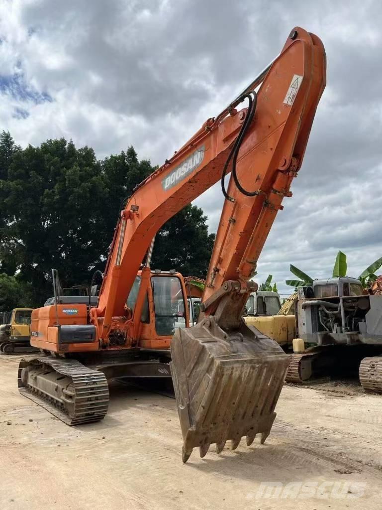 Doosan DX300LC Lánctalpas kotrók