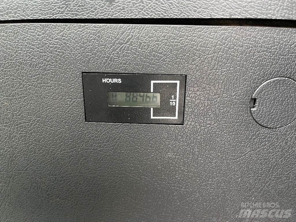 Hyundai HX140L Lánctalpas kotrók