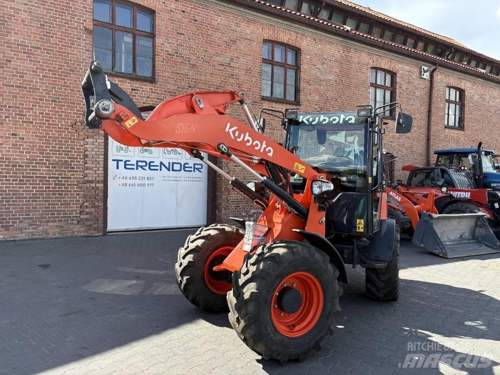 Kubota R 082 Gumikerekes homlokrakodók