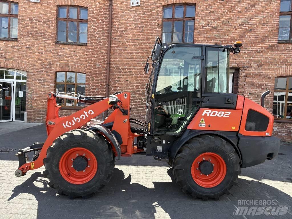 Kubota R 082 Gumikerekes homlokrakodók