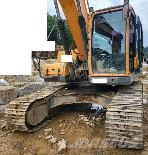 Hyundai Robex 220 LC Lánctalpas kotrók