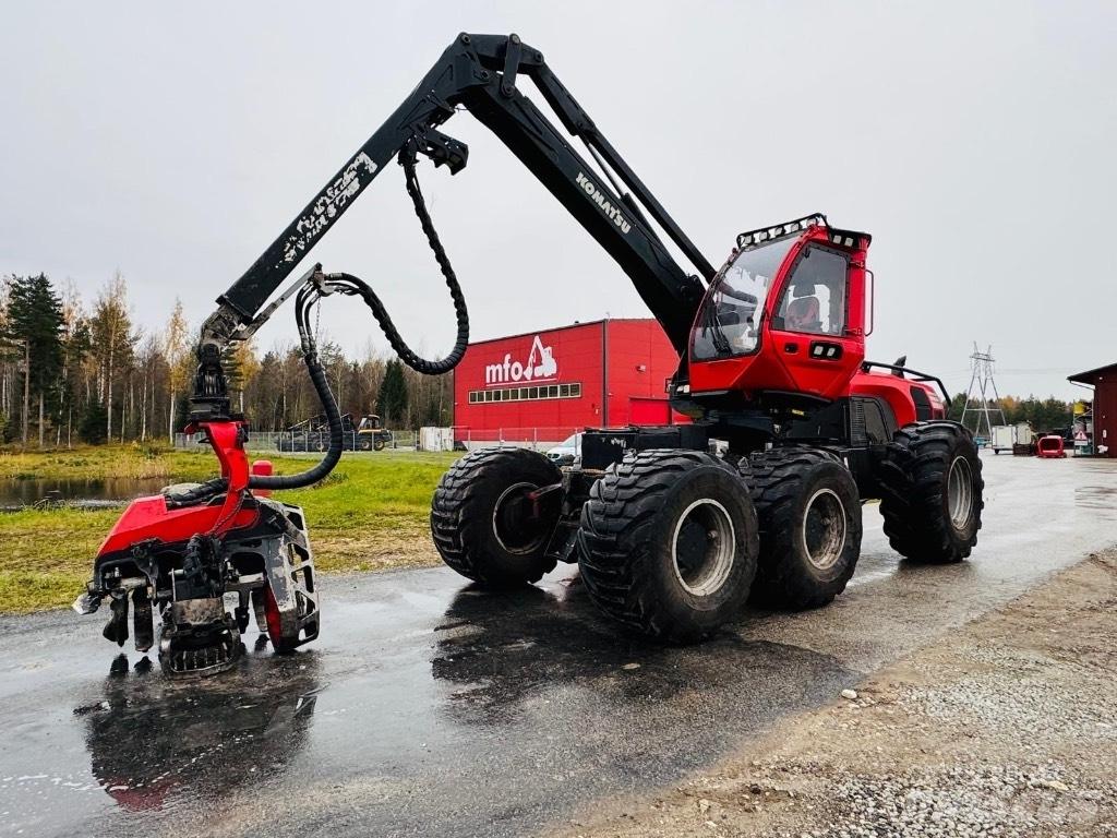 Komatsu 951 Betakarítók