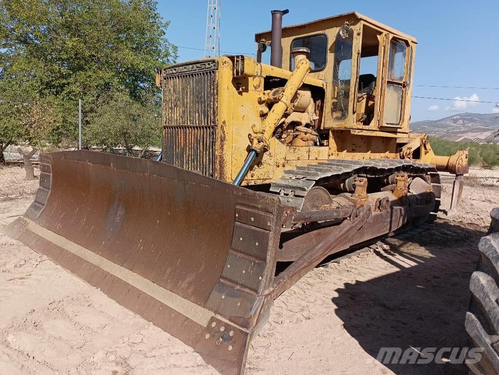 Komatsu D 85 A-12 lánctalpas dózerek