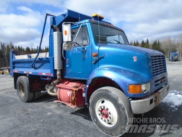 International 8100 Billenő teherautók