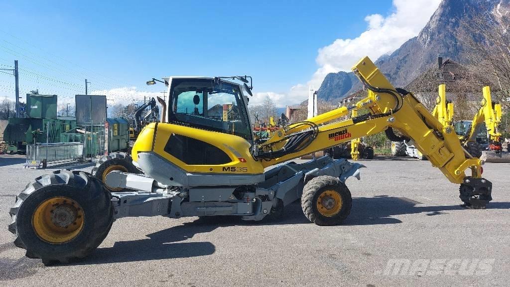 Menzi Muck M535 Gumikerekes kotrók