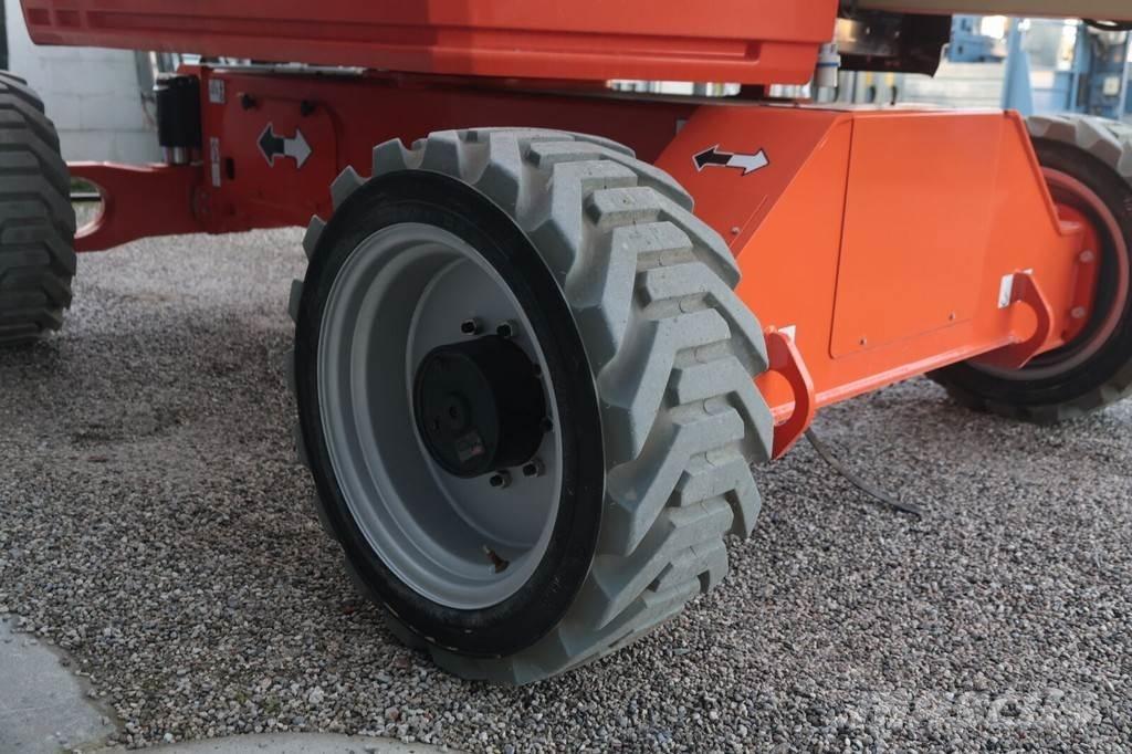 JLG EC520AJ Karos emelők