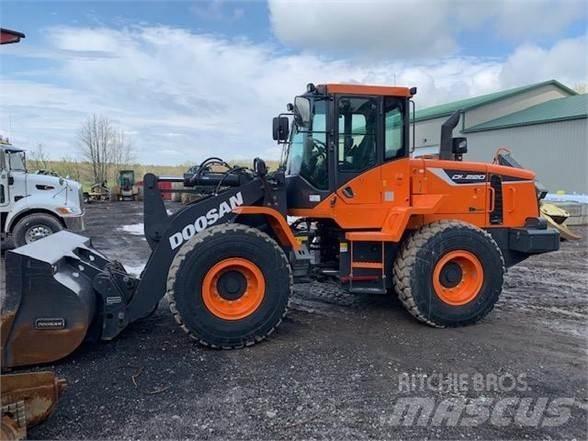 Doosan DL220-5 Gumikerekes homlokrakodók
