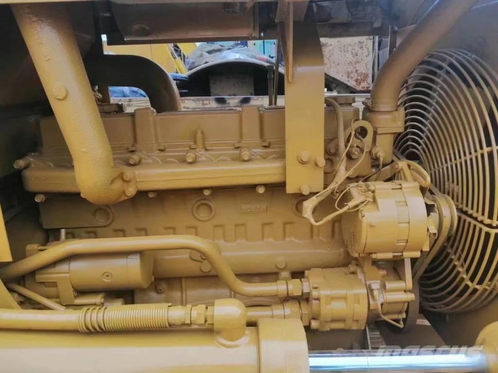 CAT D 4 C lánctalpas dózerek