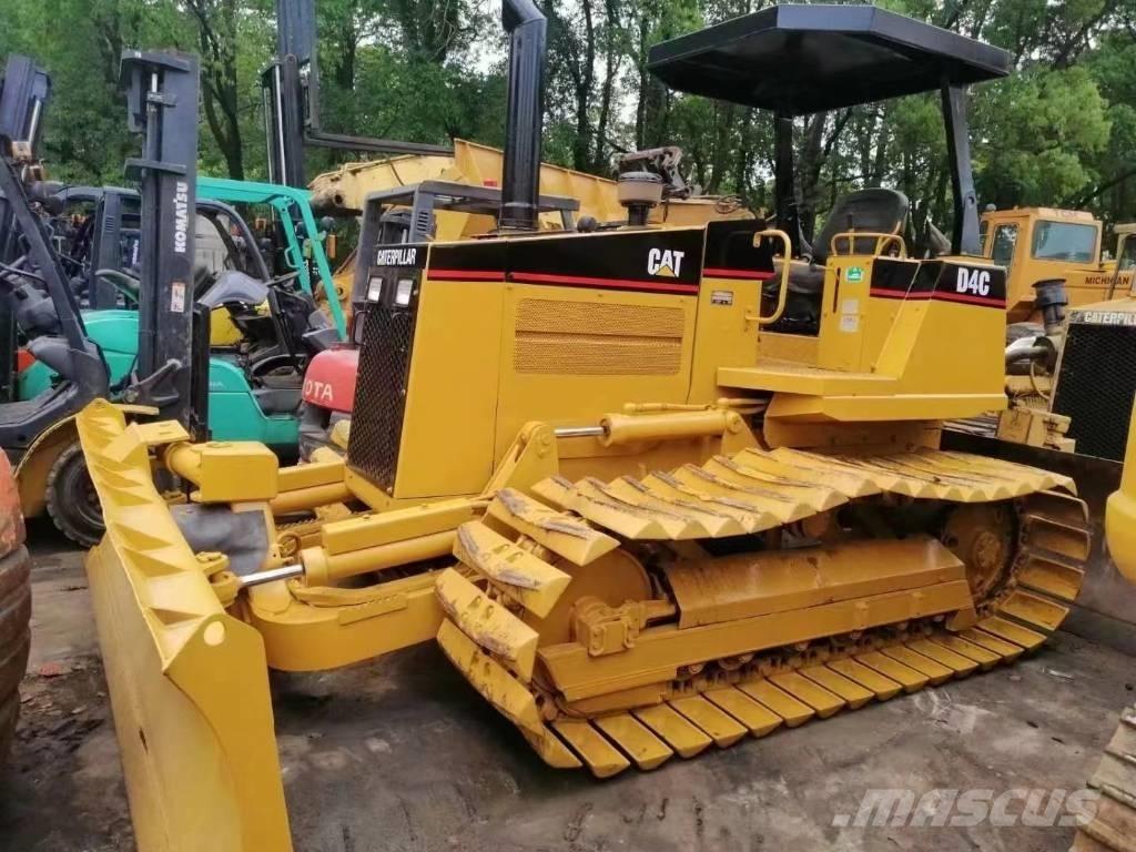 CAT D 4 C lánctalpas dózerek