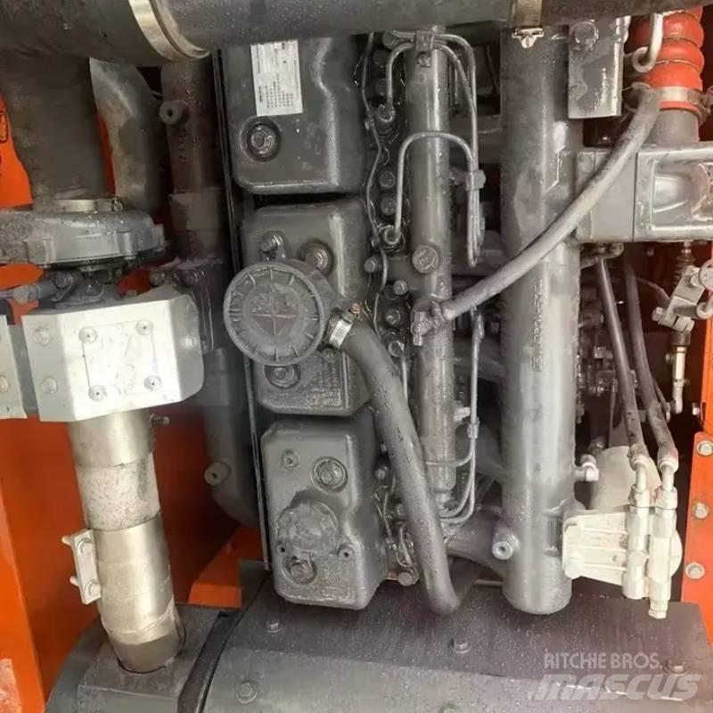 Doosan DX 300 Lánctalpas kotrók