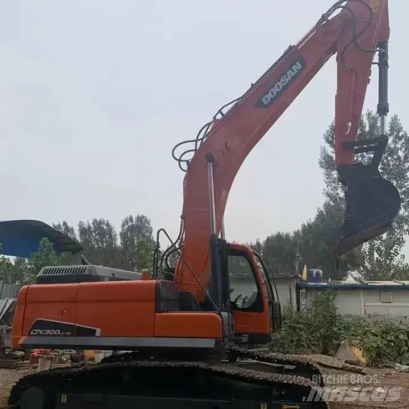 Doosan DX 300 Lánctalpas kotrók