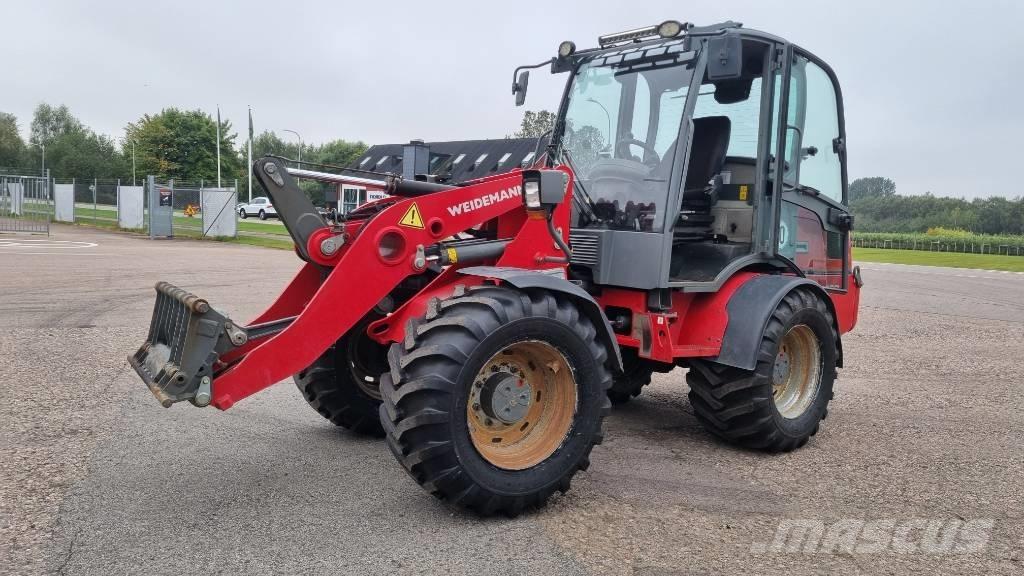 Weidemann 3070CX60 Gumikerekes homlokrakodók