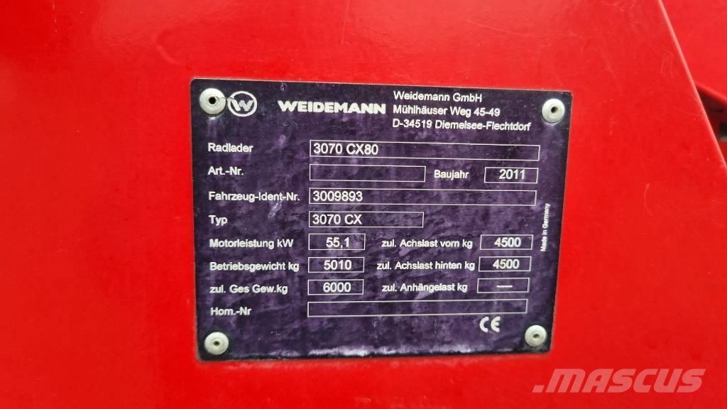 Weidemann 3070CX60 Gumikerekes homlokrakodók