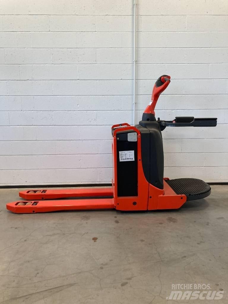 Linde T16P/1151-02 Vezetőállásos alacsony emelőkocsi
