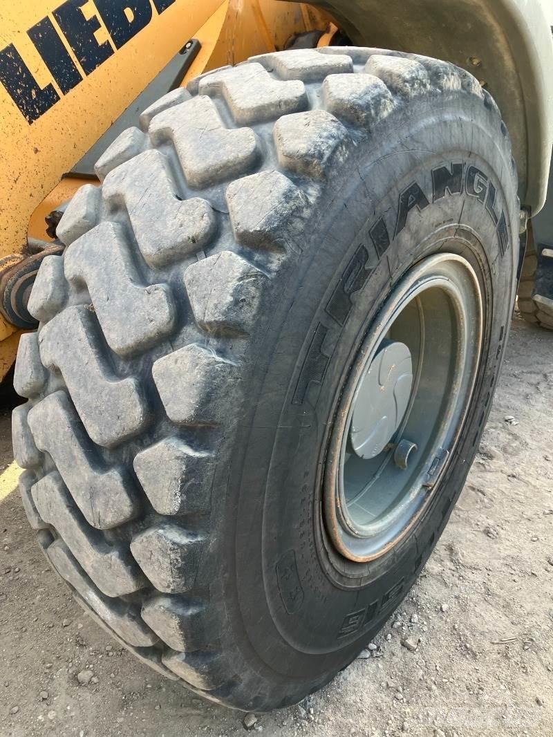 Liebherr L538 Gumikerekes homlokrakodók