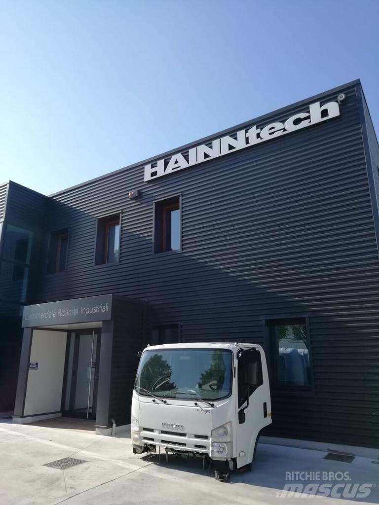 Isuzu NPR 85 "M - P - Q" Vezetőfülke és belső tartozékok