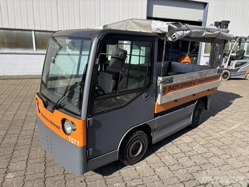 Still R 0820 Platós / Ponyvás teherautók