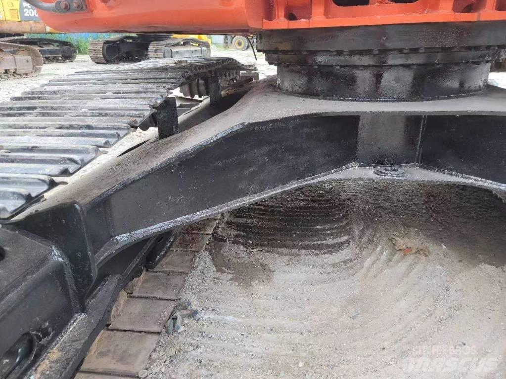 Doosan DX 225 LC Lánctalpas kotrók