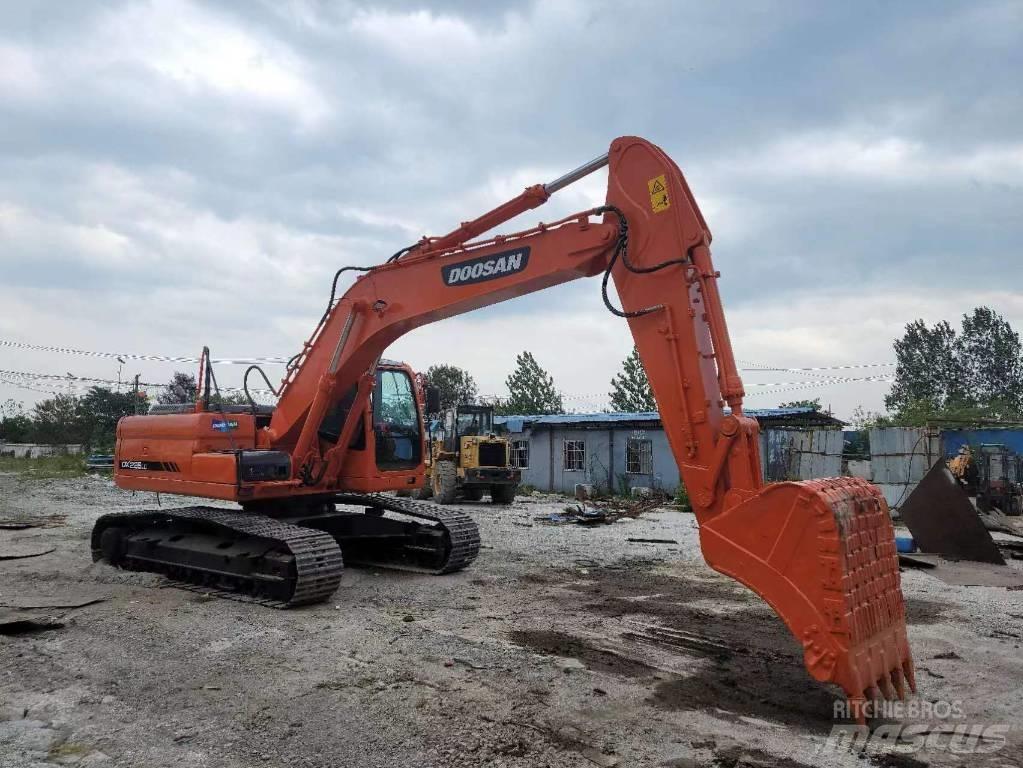 Doosan DX 225 LC Lánctalpas kotrók