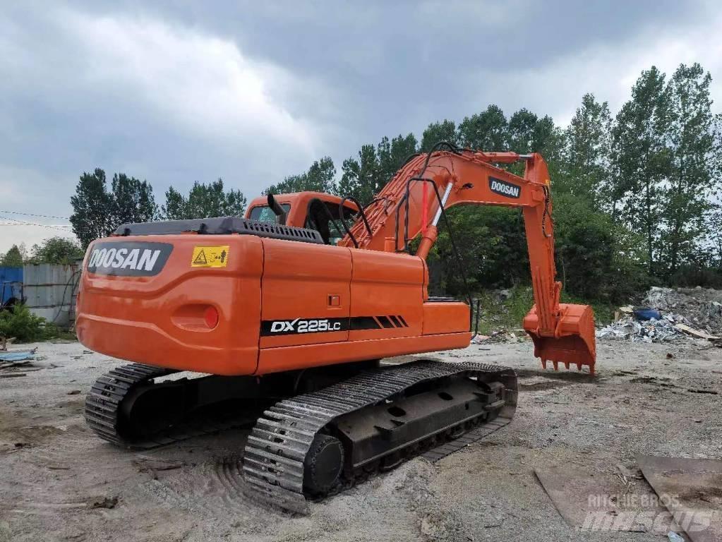 Doosan DX 225 LC Lánctalpas kotrók