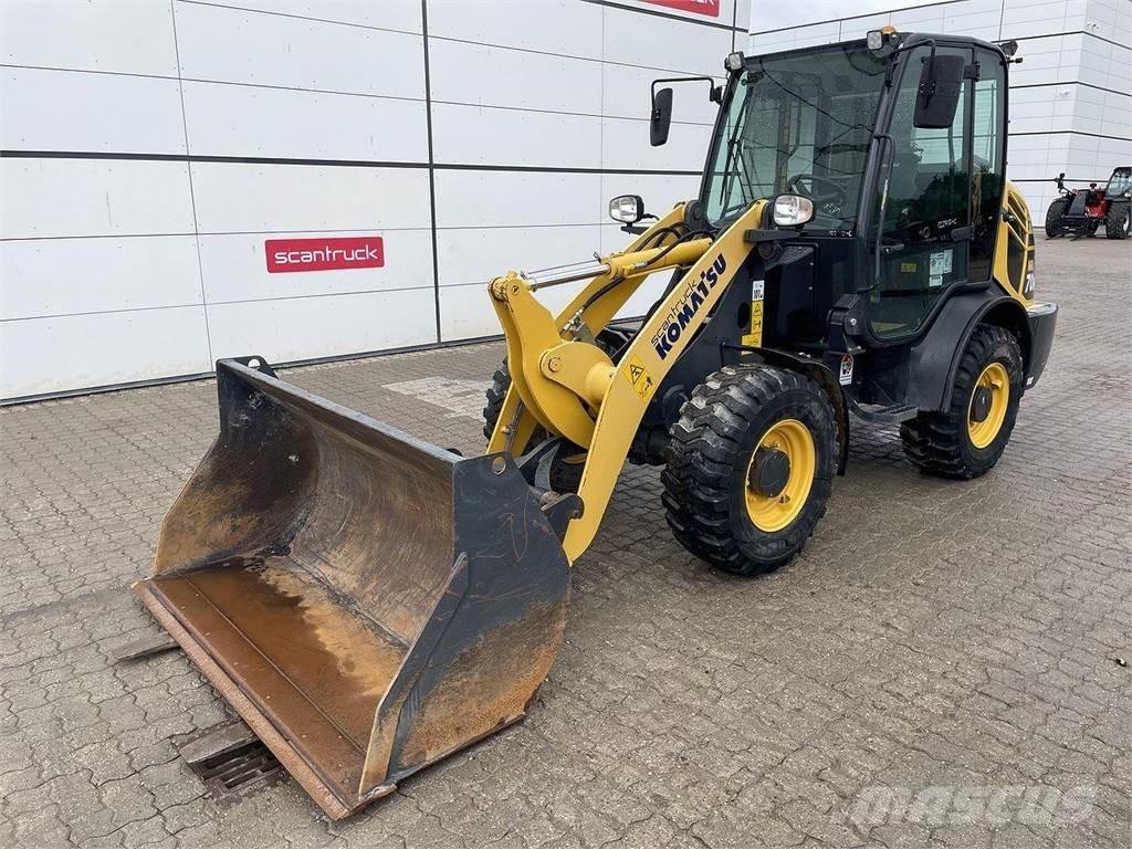 Komatsu WA70M-8EO Univerzális rakodók