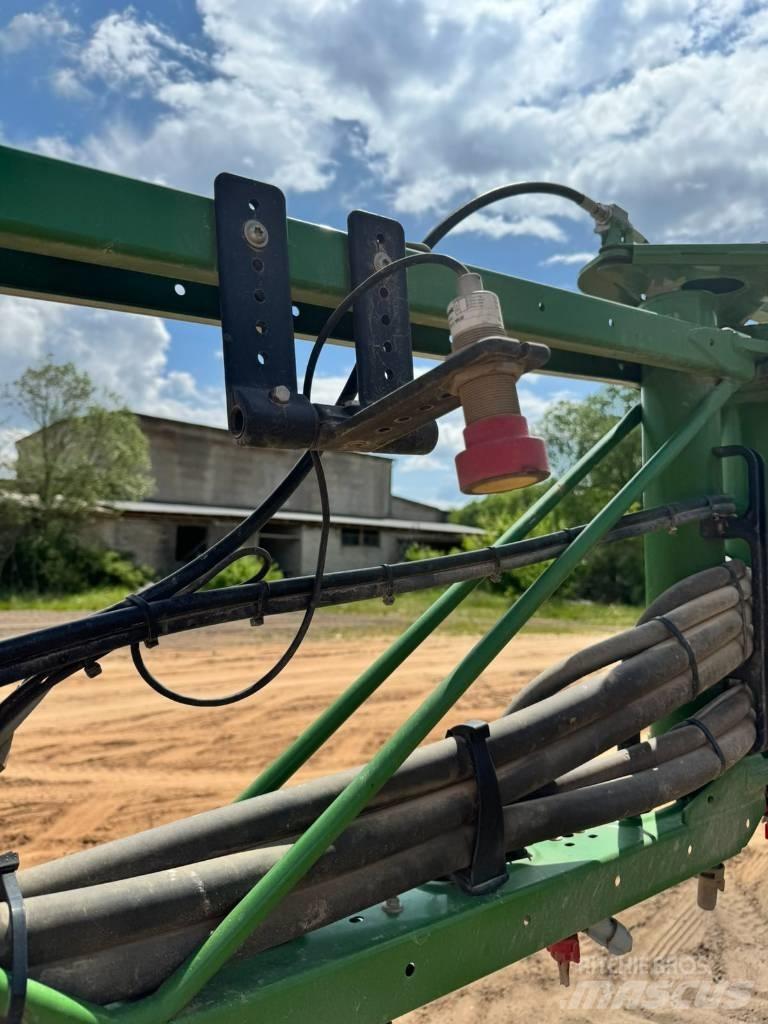Amazone UX 11200 Vontatott trágyaszórók