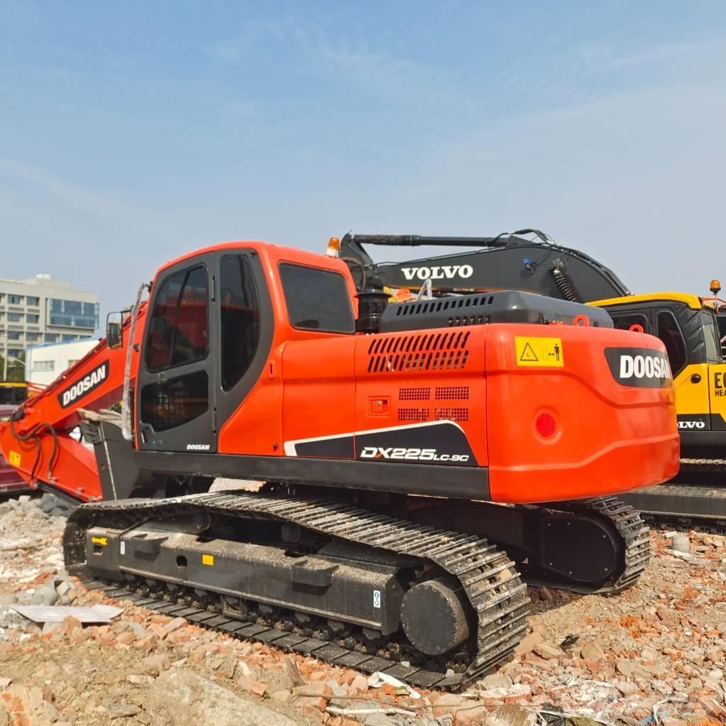 Doosan DX225LC-9C Lánctalpas kotrók