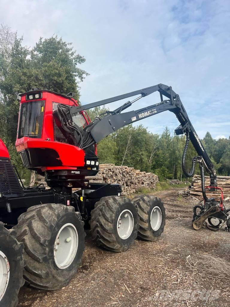 Komatsu 931 XC Betakarítók