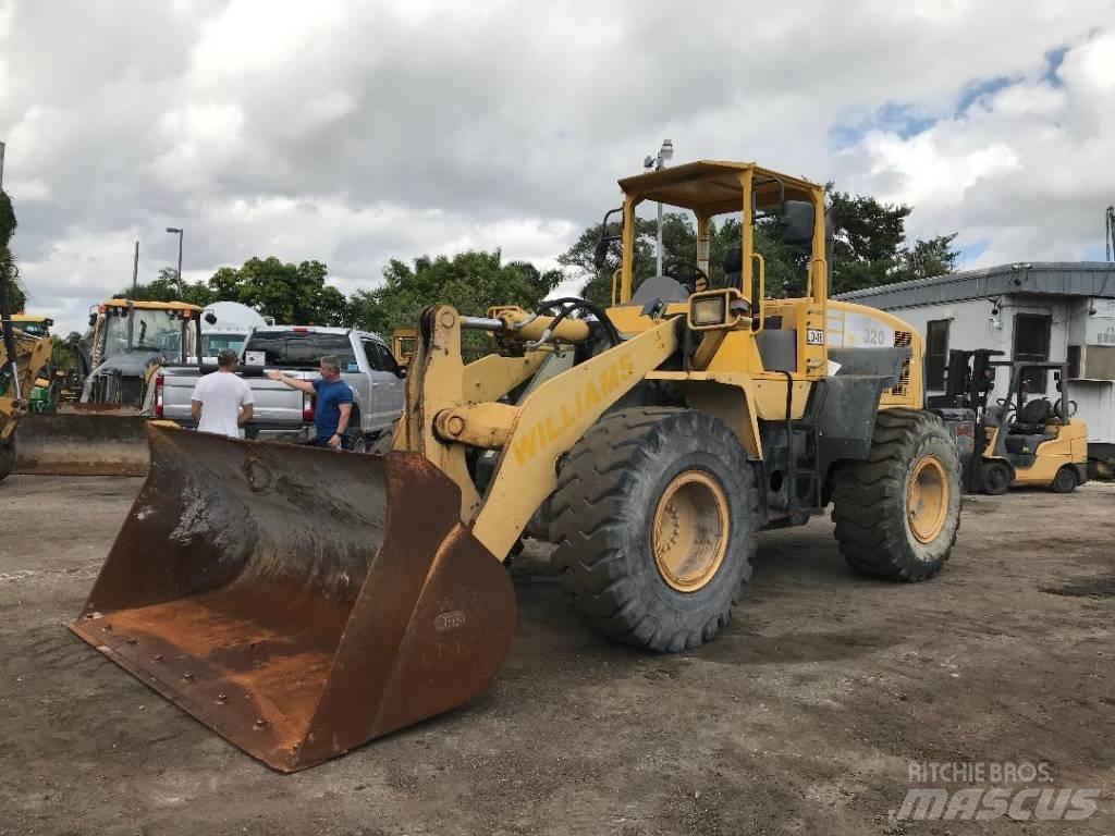 Komatsu WA320-5 Gumikerekes homlokrakodók