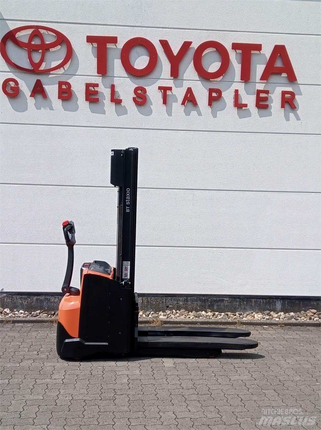 Toyota SWE120L Gyalogkíséretű targonca